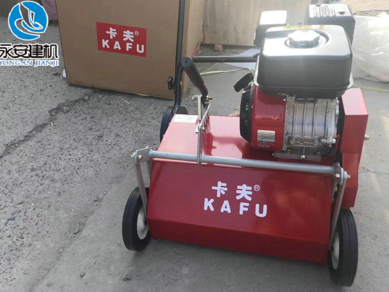 卡夫梳草機(jī)-配套發(fā)動(dòng)機(jī).jpg